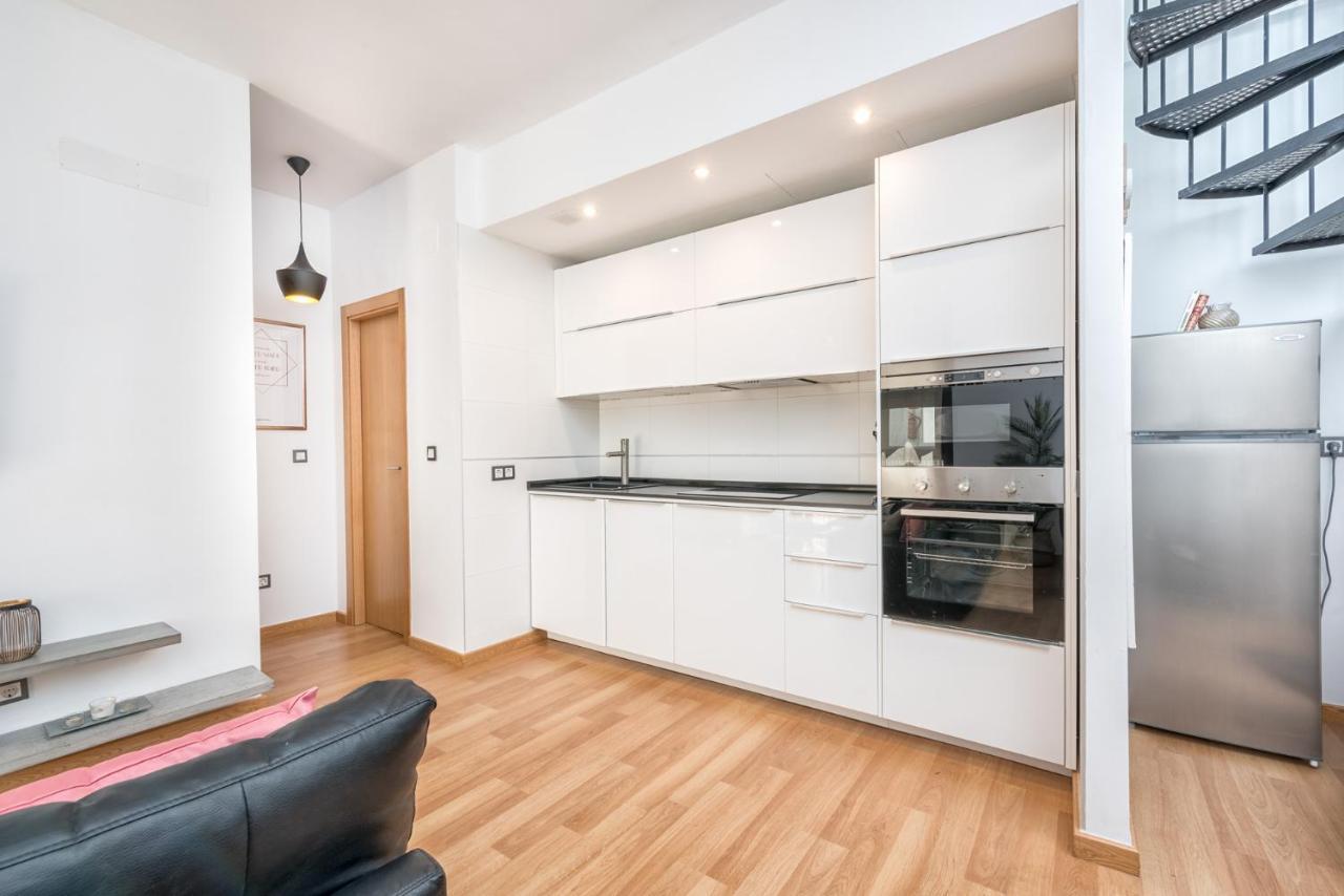Atico Con Terraza Ac 1Hab En El Centro Y Piscina Comunitaria Apartment Malaga Bagian luar foto