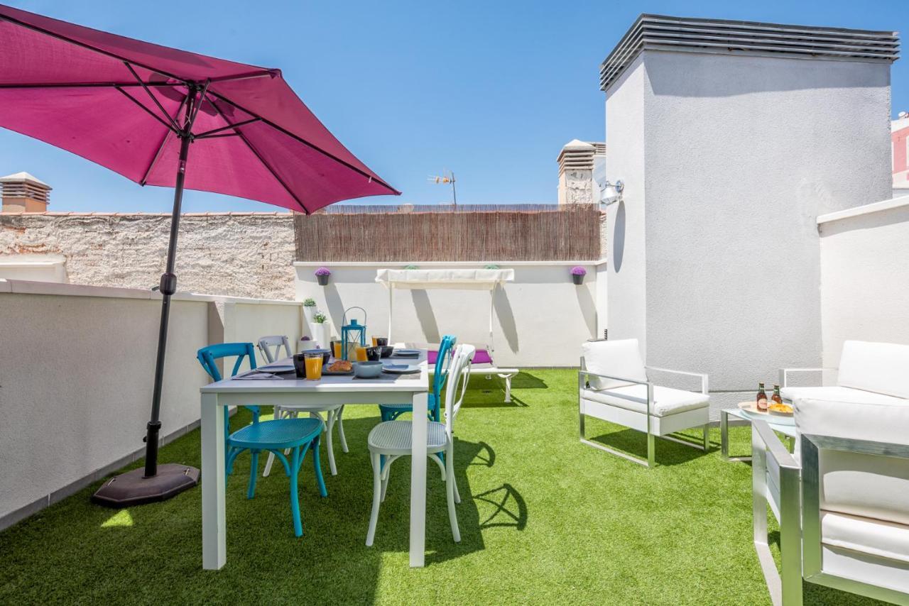 Atico Con Terraza Ac 1Hab En El Centro Y Piscina Comunitaria Apartment Malaga Bagian luar foto