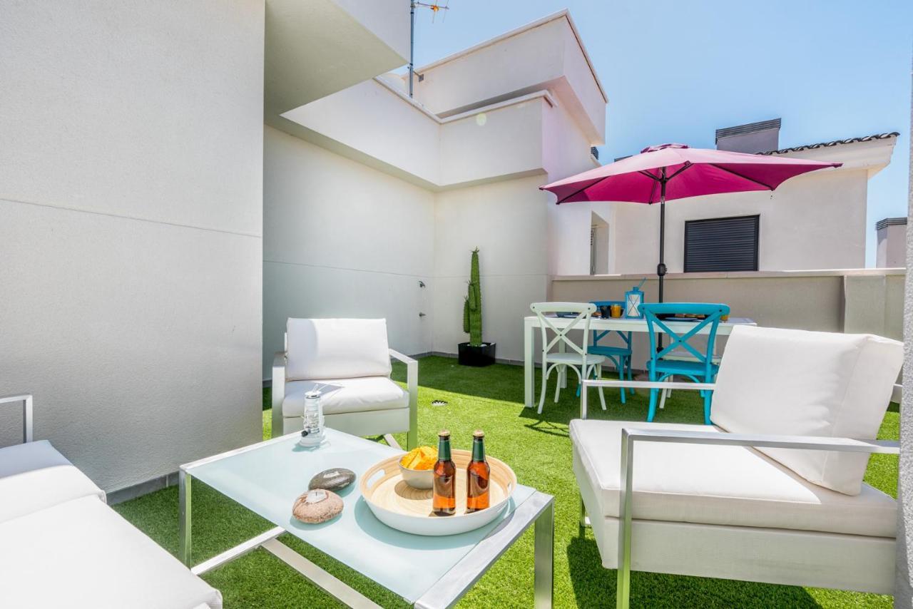 Atico Con Terraza Ac 1Hab En El Centro Y Piscina Comunitaria Apartment Malaga Bagian luar foto