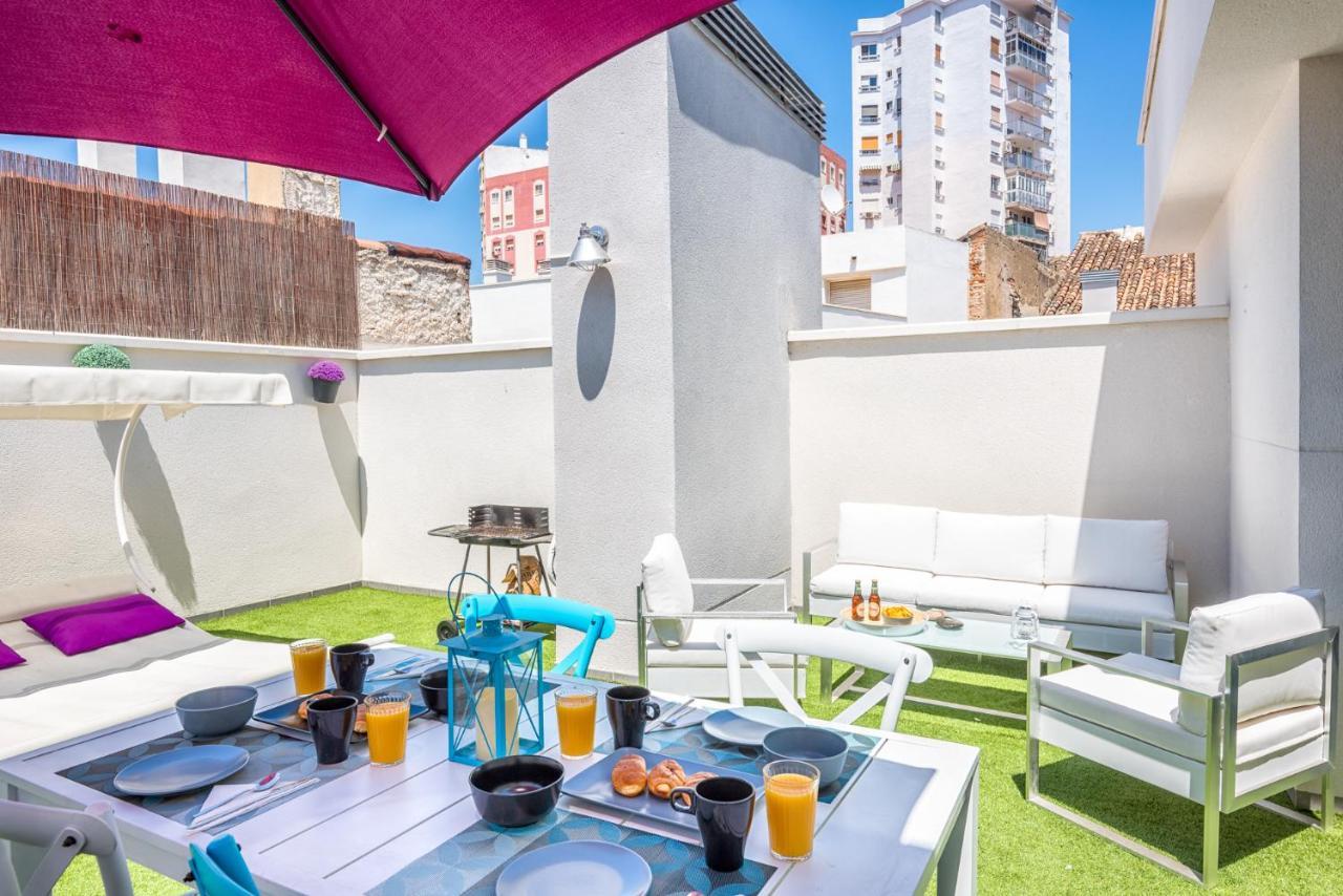 Atico Con Terraza Ac 1Hab En El Centro Y Piscina Comunitaria Apartment Malaga Bagian luar foto