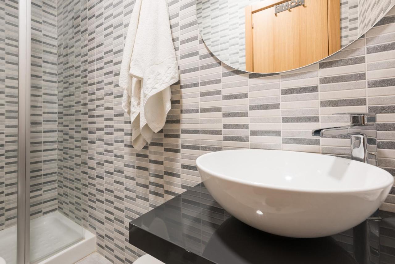 Atico Con Terraza Ac 1Hab En El Centro Y Piscina Comunitaria Apartment Malaga Bagian luar foto