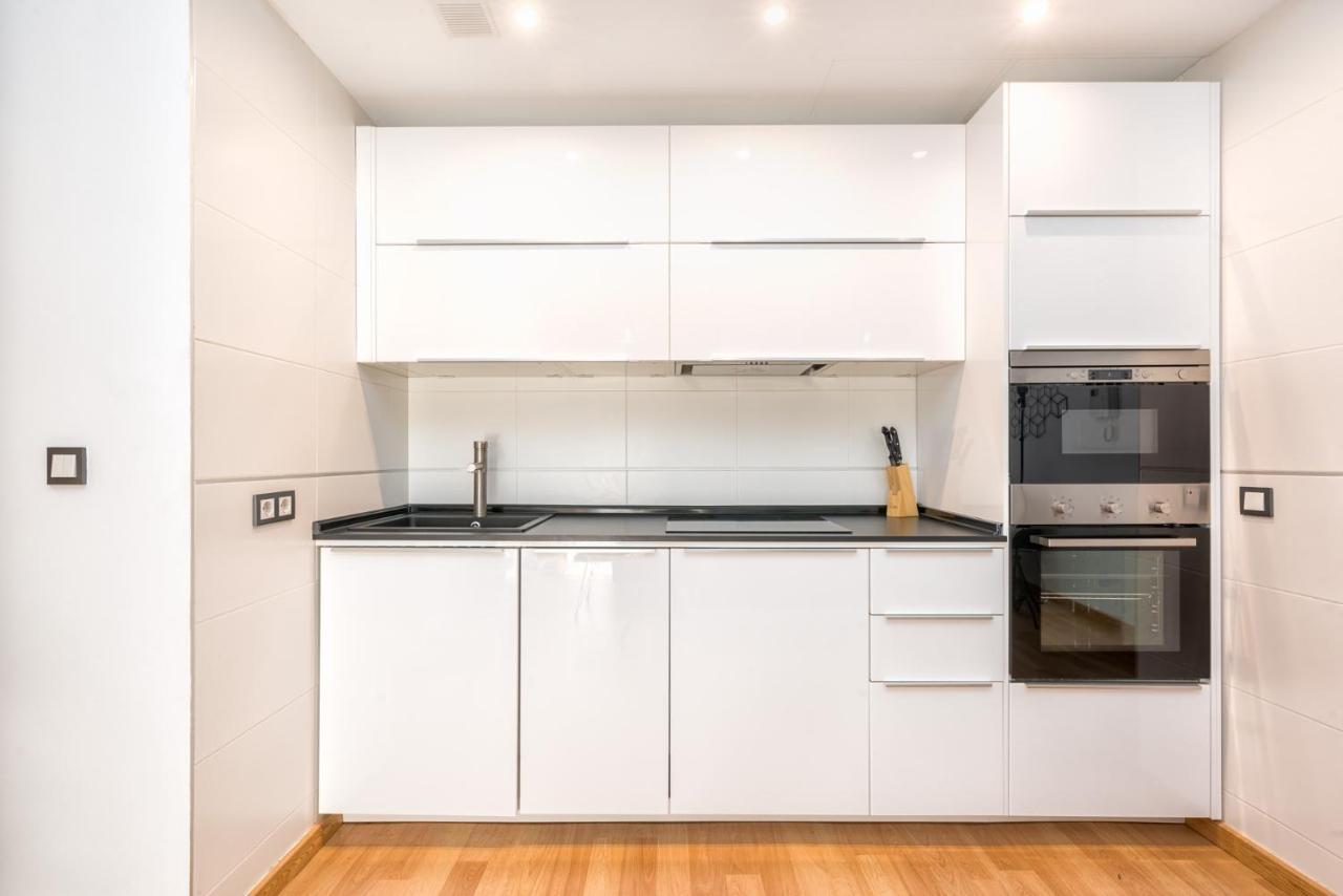 Atico Con Terraza Ac 1Hab En El Centro Y Piscina Comunitaria Apartment Malaga Bagian luar foto
