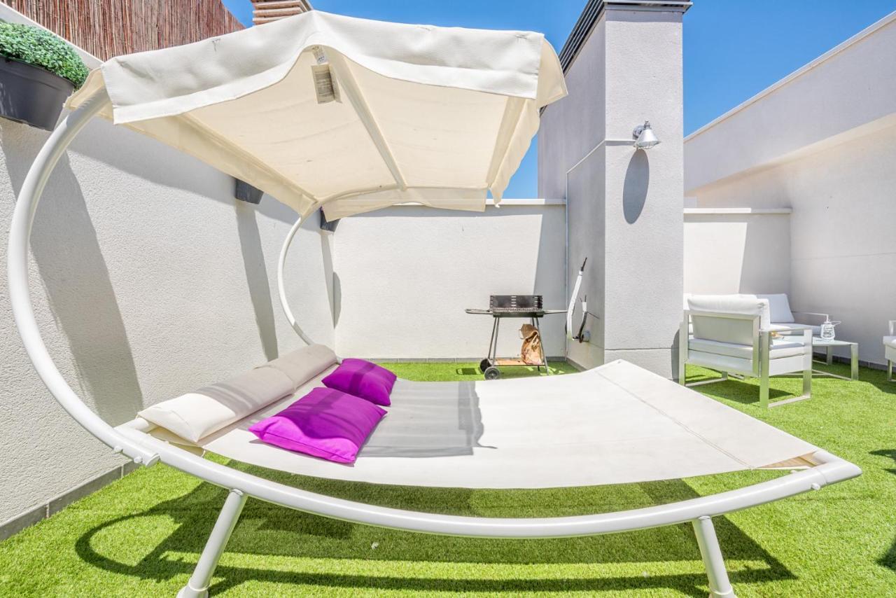 Atico Con Terraza Ac 1Hab En El Centro Y Piscina Comunitaria Apartment Malaga Bagian luar foto