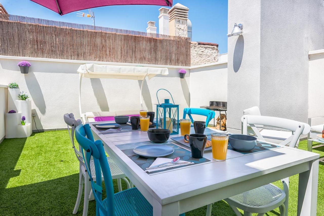 Atico Con Terraza Ac 1Hab En El Centro Y Piscina Comunitaria Apartment Malaga Bagian luar foto