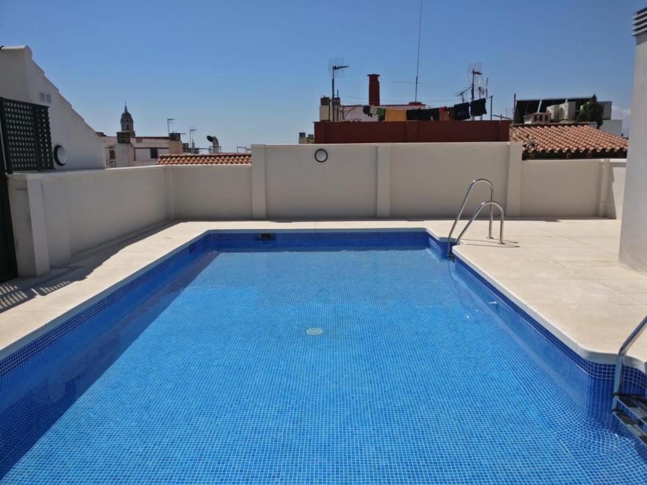 Atico Con Terraza Ac 1Hab En El Centro Y Piscina Comunitaria Apartment Malaga Bagian luar foto