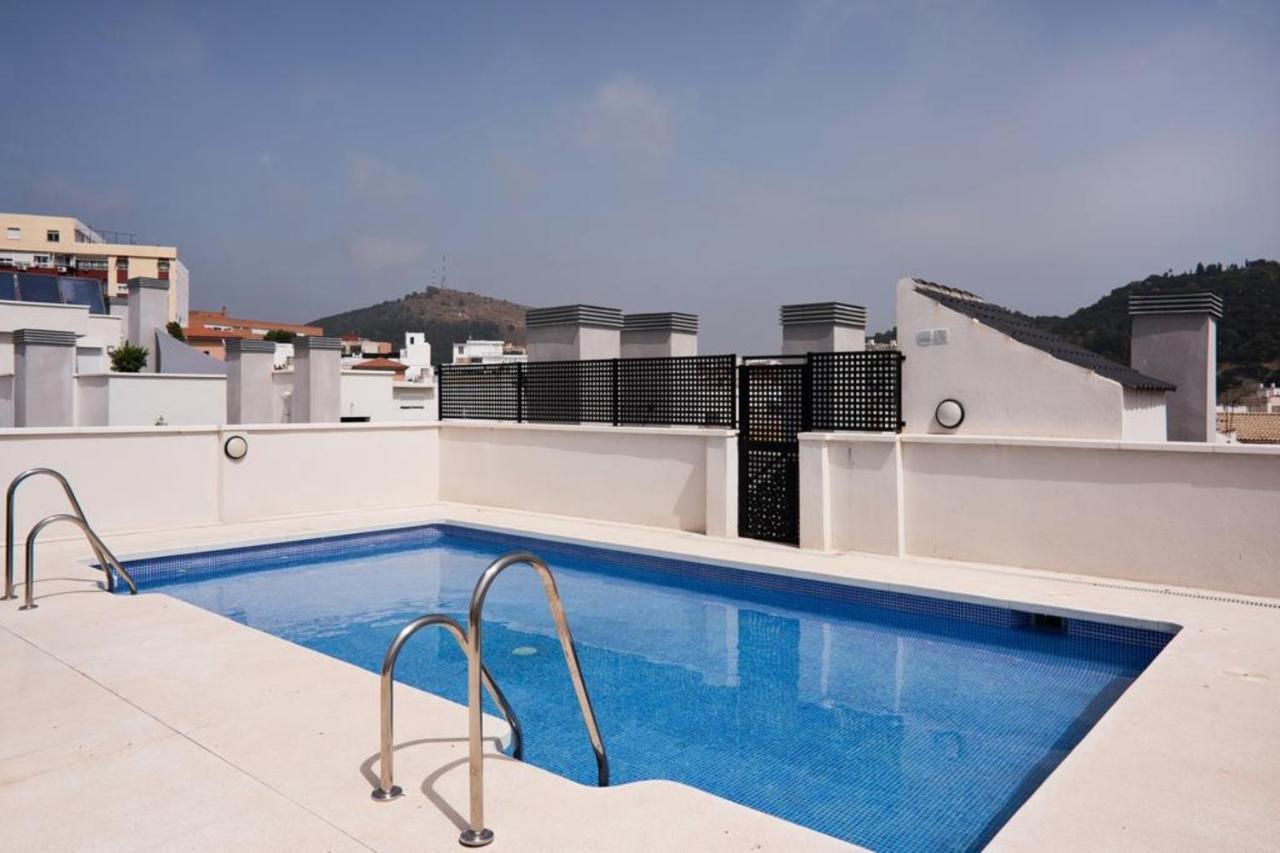 Atico Con Terraza Ac 1Hab En El Centro Y Piscina Comunitaria Apartment Malaga Bagian luar foto